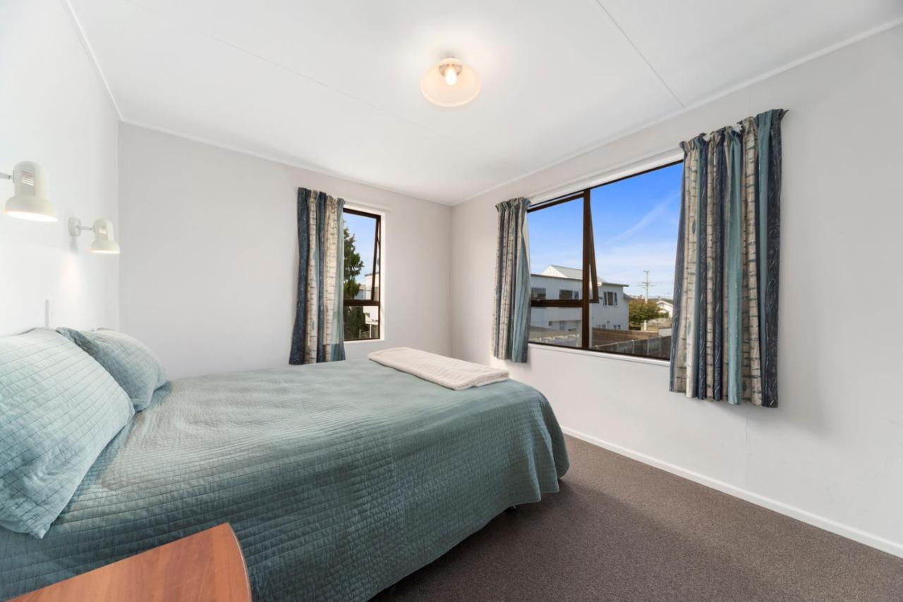 Rainbow Lake House - Lake Taupo Holiday Home Extérieur photo