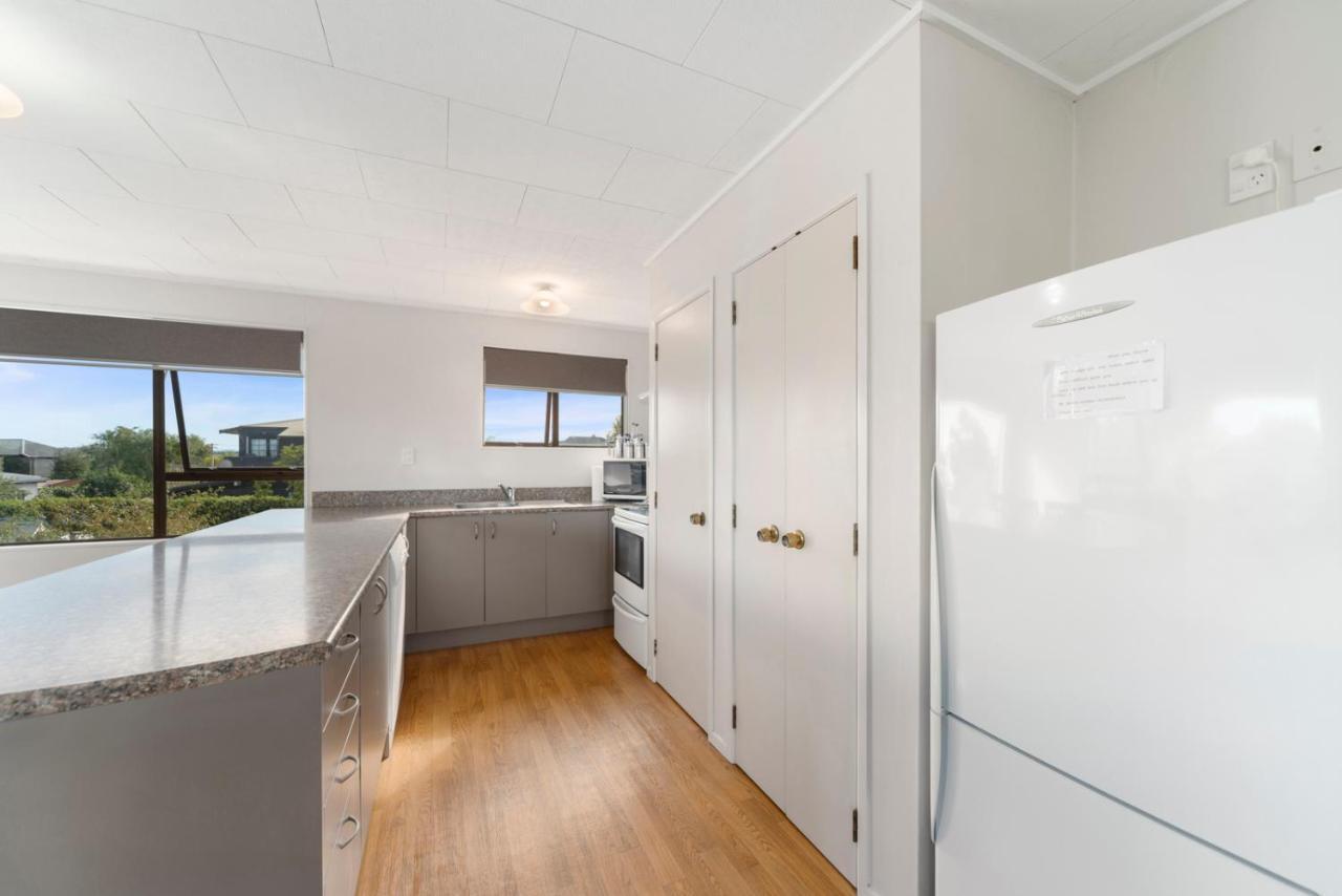 Rainbow Lake House - Lake Taupo Holiday Home Extérieur photo
